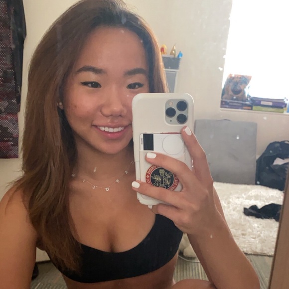 Meet your Posher, Caroline! - Picture 4 of 8